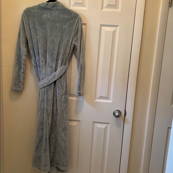 UGG Robe - Picture 2 of 7